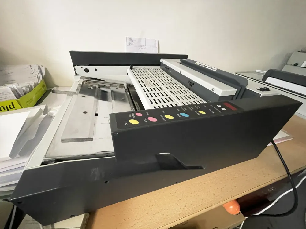 Reliure dos carré collé-miwebp